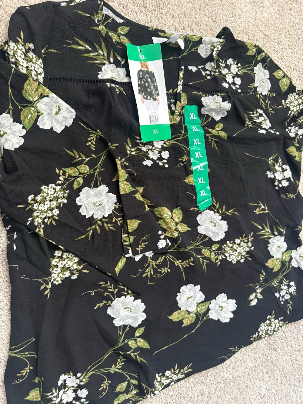 Fever Black Floral V-Neck Blouse - Picture 3 of 4